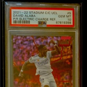 2021-22 Stadium Club Chrome UEFA Base Pink/Red Electric Charge #5 David Alaba